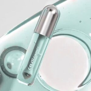 r.e.m. beauty: Mint Condition Essential Drip Lip Oil